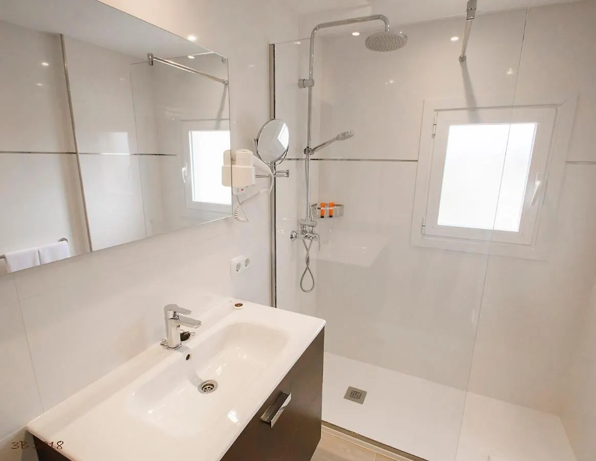 Apartamentos Ponent Peguera 3*,  Spain